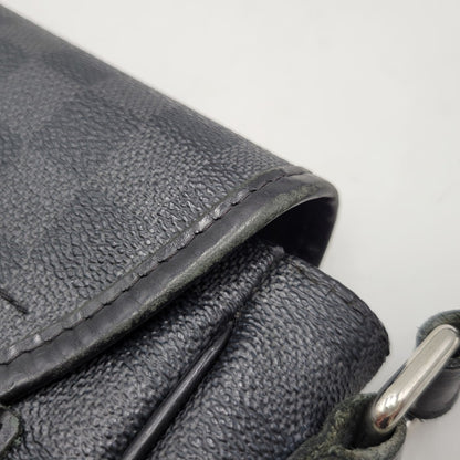 【現状渡し品】【メンズ/レディース】 LOUIS VUITTON ルイ・ヴィトン N58029 ダミエ グラフィット ダニエル MM ショルダーバッグ カバン 鞄 179-260826-ay-04-izu カラー：ブラック 万代Net店