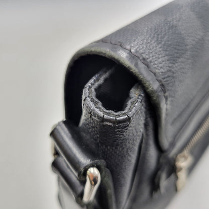 【現状渡し品】【メンズ/レディース】 LOUIS VUITTON ルイ・ヴィトン N58029 ダミエ グラフィット ダニエル MM ショルダーバッグ カバン 鞄 179-260826-ay-04-izu カラー：ブラック 万代Net店