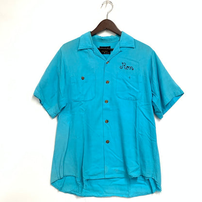 【現状渡し品】【メンズ】 KING LOUIE TEN STRIKE キング ルイ テン ストライク 黒タグ フロッキープリント USA製 50-60 S S BOWLING SHIRT ボーリング シャツ トップス 半袖 146-260828-ya-05-izu サイズ：ML カラー：ライトブルー 万代Net店