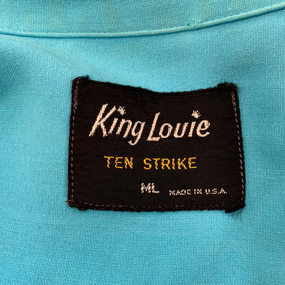 【現状渡し品】【メンズ】 KING LOUIE TEN STRIKE キング ルイ テン ストライク 黒タグ フロッキープリント USA製 50-60 S S BOWLING SHIRT ボーリング シャツ トップス 半袖 146-260828-ya-05-izu サイズ：ML カラー：ライトブルー 万代Net店