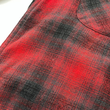 【中古品】【メンズ】 PENDLETON ペンドルトン OMBRE SHADOW PLAID BOARD SHIRT オンブレシャドー ボードシャツ チェック 長袖 146-260902-as-13-izu サイズ：M カラー：レッド×ブラック 万代Net店
