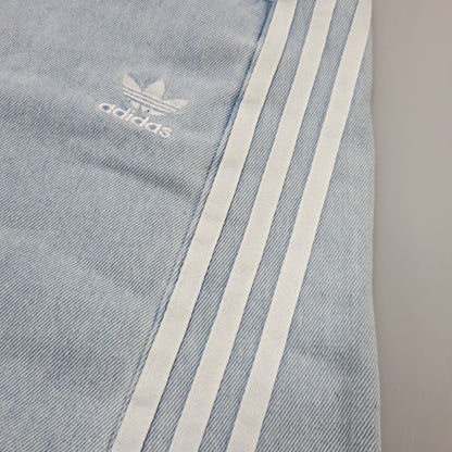 【中古品】【レディース】 adidas アディダス ADILENIUM DENIM CARGO PANTS IV9344 アディレニウム デニムカーゴパンツ 168-260829-as-14-izu サイズ：29 カラー：ライトインディゴ 万代Net店