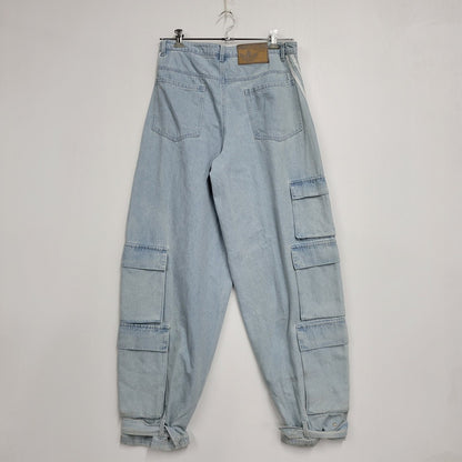 【中古品】【レディース】 adidas アディダス ADILENIUM DENIM CARGO PANTS IV9344 アディレニウム デニムカーゴパンツ 168-260829-as-14-izu サイズ：29 カラー：ライトインディゴ 万代Net店