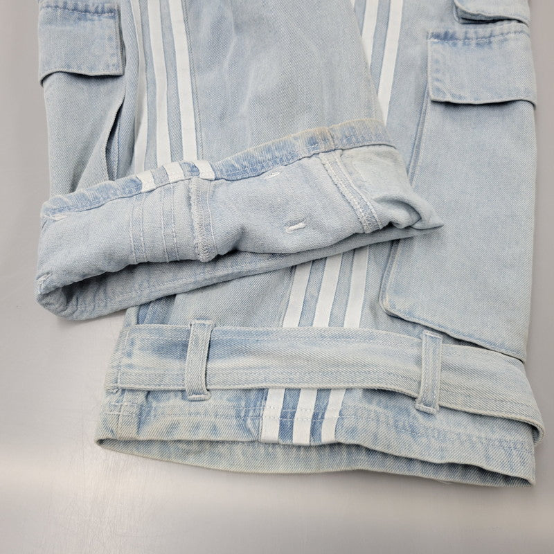 【中古品】【レディース】 adidas アディダス ADILENIUM DENIM CARGO PANTS IV9344 アディレニウム デニムカーゴパンツ 168-260829-as-14-izu サイズ：29 カラー：ライトインディゴ 万代Net店
