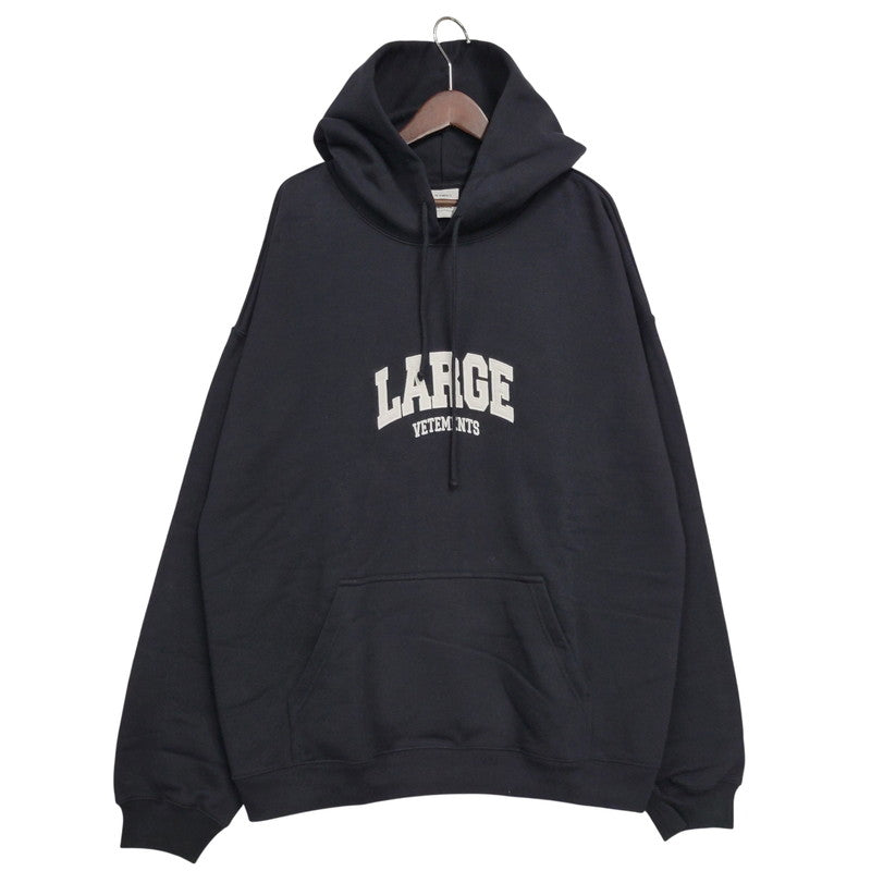 【中古美品】【メンズ】 VETEMENTS ヴェトモン LARGE LOGO HOODIE UE63HD640B ラージ ロゴ フーディー パーカー 142-260902-as-25-izu サイズ：O カラー：ブラック 万代Net店