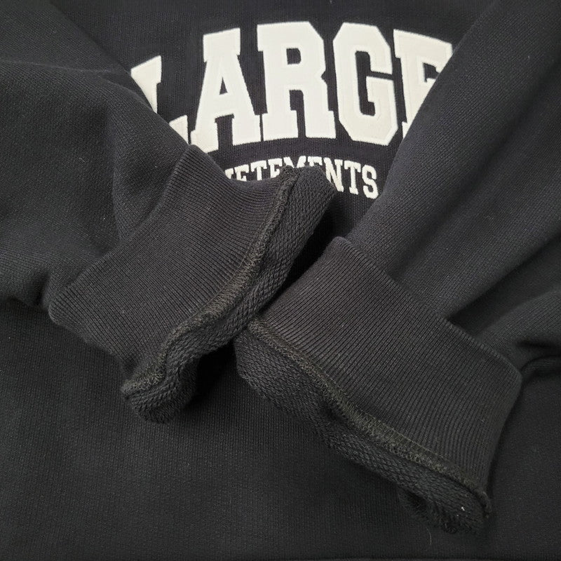 【中古美品】【メンズ】 VETEMENTS ヴェトモン LARGE LOGO HOODIE UE63HD640B ラージ ロゴ フーディー パーカー 142-260902-as-25-izu サイズ：O カラー：ブラック 万代Net店