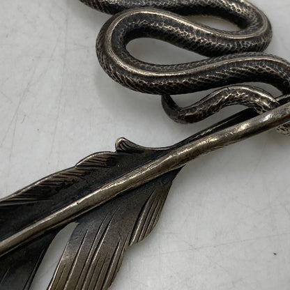 【中古品】【メンズ/レディース】 SHARE ONE'S FATE シェアワンズフェイト 1ST FEATHER＆DROP SNAKE TOP ファースト フェザー ドロップ スネーク トップ ペンダントトップ アクセサリー 192-260831-cs-08-izu カラー：シルバー 万代Net店