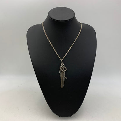 【中古品】【メンズ/レディース】 SHARE ONE'S FATE シェアワンズフェイト 1ST FEATHER＆DROP SNAKE TOP ファースト フェザー ドロップ スネーク トップ ペンダントトップ アクセサリー 192-260831-cs-08-izu カラー：シルバー 万代Net店