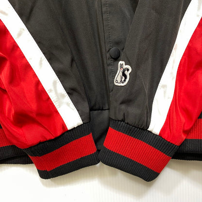 【中古品】【メンズ】 SAPEUR x FR2 サプール エフアールツー FRJ108 STADIUM JACKET スタジアム ジャケット アウター 142-260831-cs-04-izu サイズ：L カラー：ブラック×レッド 万代Net店