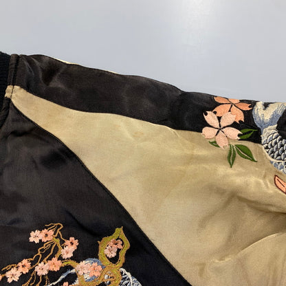 【現状渡し品】【メンズ】 花旅楽団 ハナタビガクダン 鯉×桜 SOUVENIR JACKET スーベニア ジャケット アウター 145-260905-cs-07-izu サイズ：S カラー：ブラック/ブラウン系 万代Net店