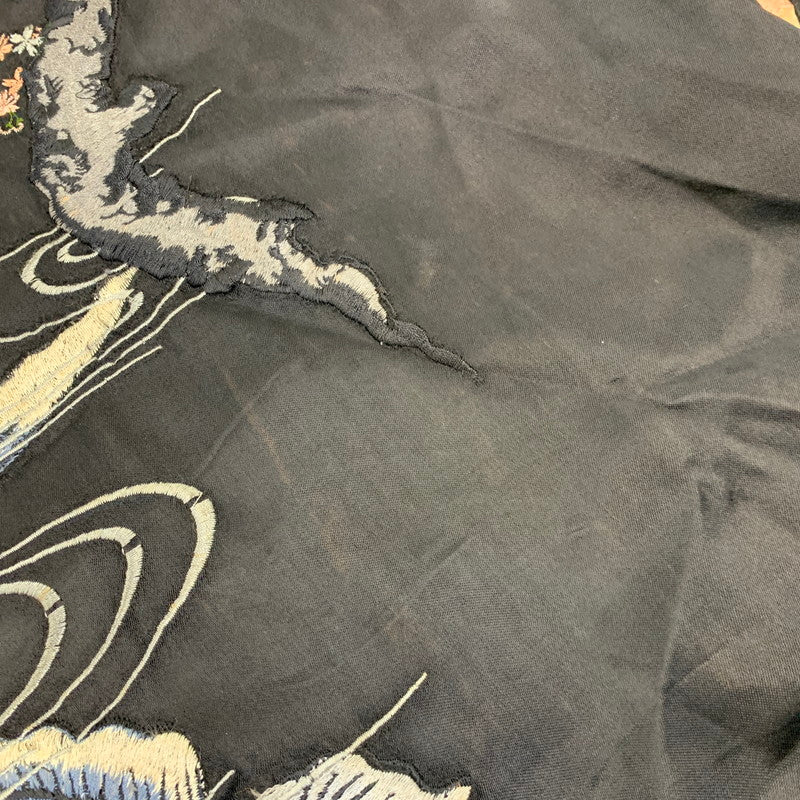 【現状渡し品】【メンズ】 花旅楽団 ハナタビガクダン 鯉×桜 SOUVENIR JACKET スーベニア ジャケット アウター 145-260905-cs-07-izu サイズ：S カラー：ブラック/ブラウン系 万代Net店