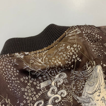 【現状渡し品】【メンズ】 花旅楽団 ハナタビガクダン 鯉×桜 SOUVENIR JACKET スーベニア ジャケット アウター 145-260905-cs-07-izu サイズ：S カラー：ブラック/ブラウン系 万代Net店