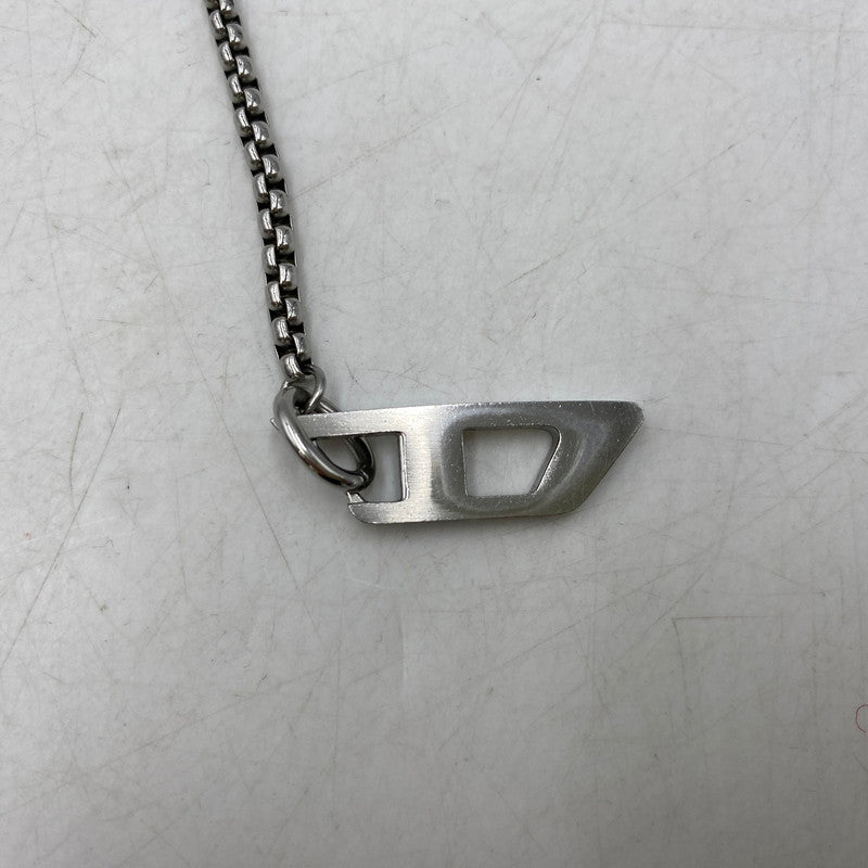 【中古品】【メンズ/レディース】 DIESEL ディーゼル DX1477040 STEEL D LOGO CHAIN NECKLACE スチール ディー ロゴ チェーン ネックレス アクセサリー 192-260904-cs-06-izu カラー：シルバー 万代Net店