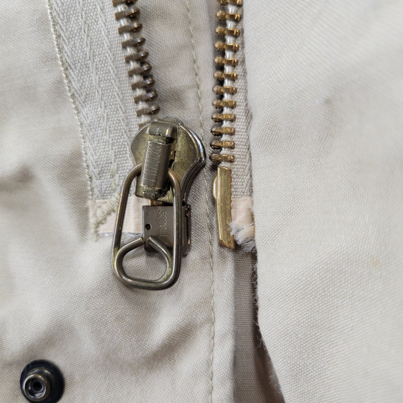 【現状渡し品】【メンズ】 ALPHA INDUSTRIES アルファインダストリーズ 8415-01-099-7827 旧タグ USA製 FIELD JACKET フィールド ジャケット アウター 146-260908-yn-07-izu サイズ：X-SMALL-REGULAR カラー：ベージュ 万代Net店
