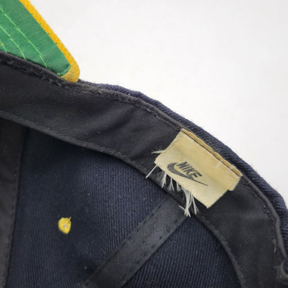 【中古品】【メンズ/レディース】 NIKE ナイキ LOGO CAP ロゴキャップ 帽子 185-260909-as-10-izu サイズ：F カラー：ネイビー×イエロー 万代Net店
