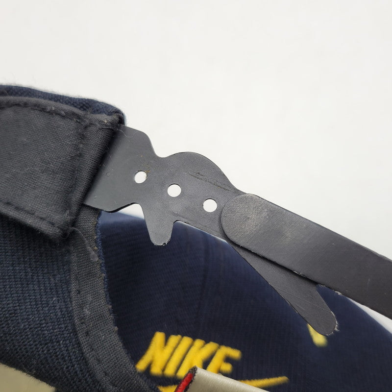 【中古品】【メンズ/レディース】 NIKE ナイキ LOGO CAP ロゴキャップ 帽子 185-260909-as-10-izu サイズ：F カラー：ネイビー×イエロー 万代Net店