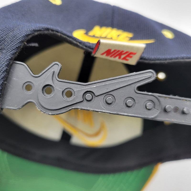 【中古品】【メンズ/レディース】 NIKE ナイキ LOGO CAP ロゴキャップ 帽子 185-260909-as-10-izu サイズ：F カラー：ネイビー×イエロー 万代Net店