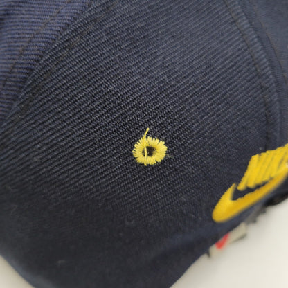 【中古品】【メンズ/レディース】 NIKE ナイキ LOGO CAP ロゴキャップ 帽子 185-260909-as-10-izu サイズ：F カラー：ネイビー×イエロー 万代Net店