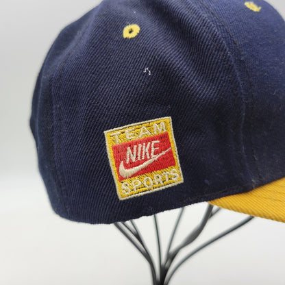 【中古品】【メンズ/レディース】 NIKE ナイキ LOGO CAP ロゴキャップ 帽子 185-260909-as-10-izu サイズ：F カラー：ネイビー×イエロー 万代Net店