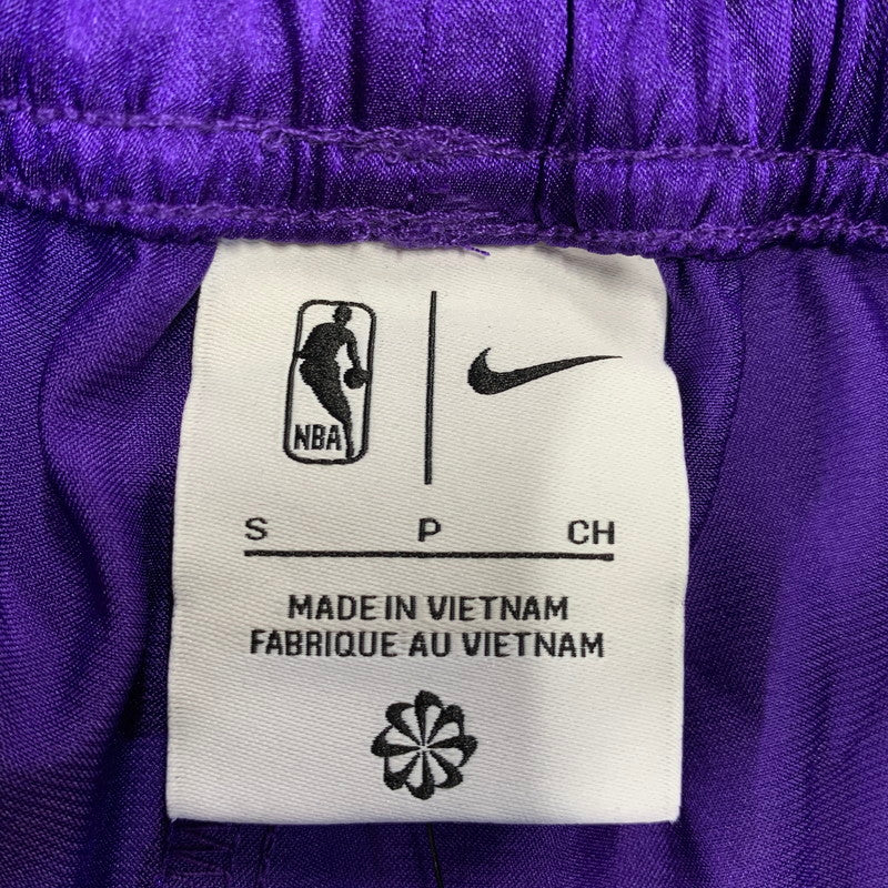 【中古品】【メンズ】 NIKE ナイキ× NBA エヌビーエー LAKERS STANDARD FIT HIGH RISE PANTS レイカーズ スタンダード フィット ハイライズ パンツ ズボン ボトムス 159-260918-ya-26-izu サイズ：S カラー：パープル 万代Net店