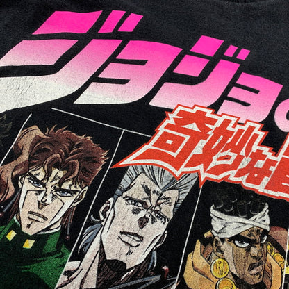 【中古品】【メンズ】 JOJO'S BIZARRE ADVENTURE ジョジョの奇妙な冒険 スターダストクルセイダーズ TEE Tシャツ トップス 半袖 146-260918-ya-08-izu サイズ：XL カラー：ブラック 万代Net店