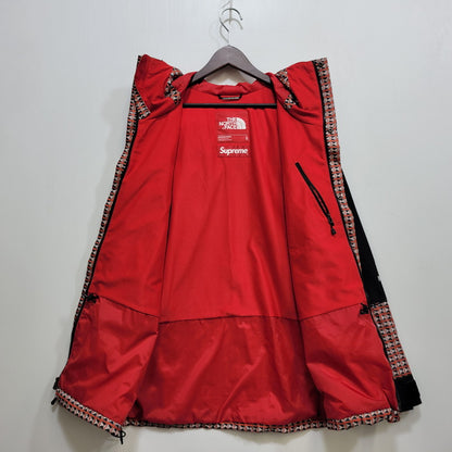 【中古品】【メンズ】 Supreme シュプリーム × THE NORTH FACE ザ・ノースフェイス STUDDED MOUNTAIN LIGHT JACKET NP12103I スタッズ柄 マウンテンライトジャケット 149-260909-as-01-izu サイズ：L カラー：レッド系 万代Net店