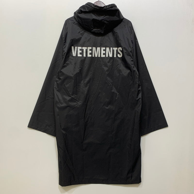 【中古品】【メンズ】 VETEMENTS ヴェトモン 17SS RAIN COAT レイン コート アウター 141-260909-cs-09-izu サイズ：不明 カラー：ブラック 万代Net店