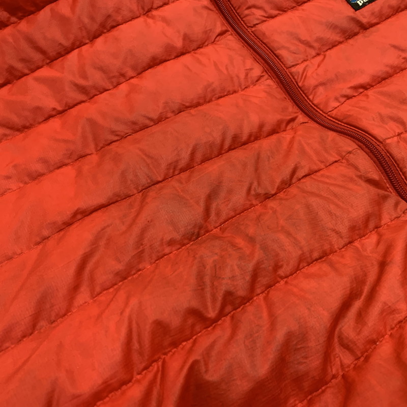 【現状渡し品】【メンズ】 patagonia パタゴニア DOWN SWEATER HOODY 84700FA12 ダウン セーター フーディー ジャケット 144-260921-as-32-izu サイズ：L カラー：レッド 万代Net店