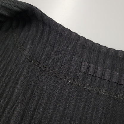 【中古品】【メンズ】 HOMME PLISSE ISSEY MIYAKE オム プリッセ イッセイミヤケ PLEATS CARDIGAN HP31JL105 プリーツカーディガン 140-260912-as-15-izu サイズ：4 カラー：ブラック 万代Net店