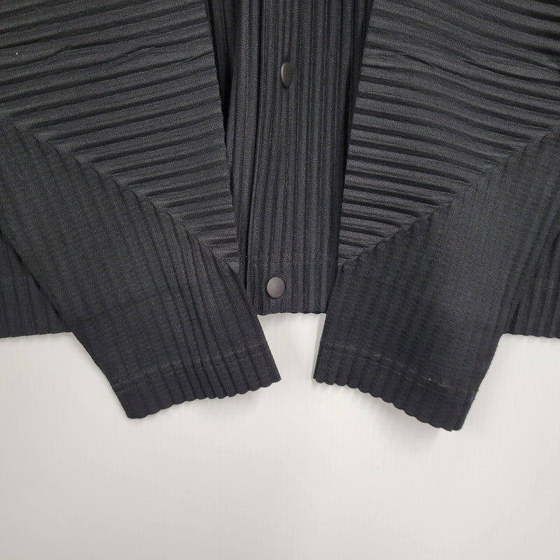 【中古品】【メンズ】 HOMME PLISSE ISSEY MIYAKE オム プリッセ イッセイミヤケ PLEATS CARDIGAN HP31JL105 プリーツカーディガン 140-260912-as-15-izu サイズ：4 カラー：ブラック 万代Net店