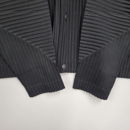 【中古品】【メンズ】 HOMME PLISSE ISSEY MIYAKE オム プリッセ イッセイミヤケ PLEATS CARDIGAN HP31JL105 プリーツカーディガン 140-260912-as-15-izu サイズ：4 カラー：ブラック 万代Net店