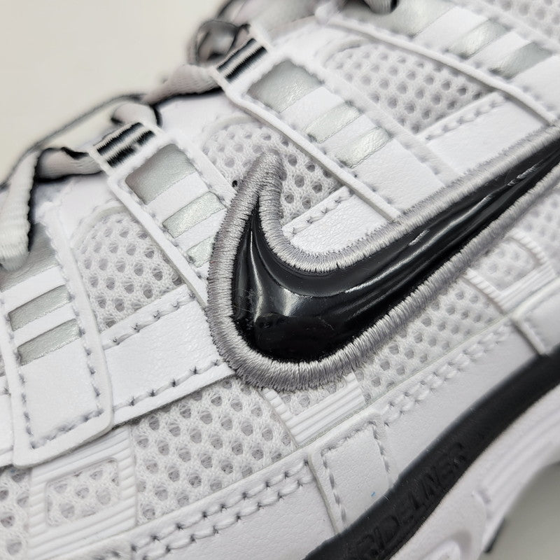 【中古美品】【メンズ】 NIKE ナイキ CD6404-107 P-6000 スニーカー シューズ靴 160-260913-ya-05-izu サイズ：27cm カラー：WHITE/BLACK-METALLIC SILVER 万代Net店