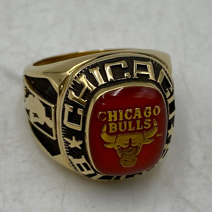 【中古品】【メンズ/レディース】 USED NBA CHICAGO BULLS RING シカゴブルズ リング 指輪 アクセサリー 192-260913-as-22-izu カラー：ゴールド 万代Net店