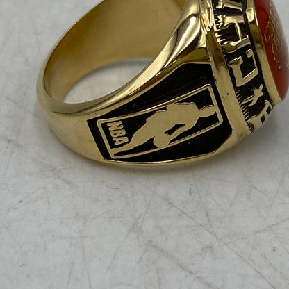 【中古品】【メンズ/レディース】 USED NBA CHICAGO BULLS RING シカゴブルズ リング 指輪 アクセサリー 192-260913-as-22-izu カラー：ゴールド 万代Net店