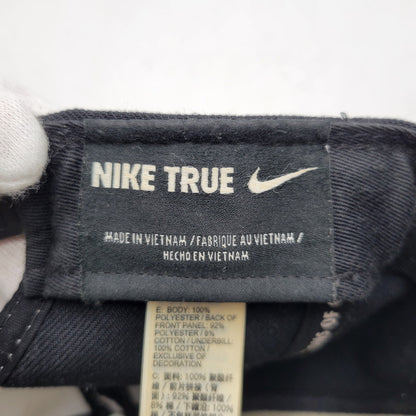【中古品】【メンズ/レディース】 NIKE TRUE ナイキ トゥルー AIR MAX 95 OG SNAPBACK CAP エアマックス95 OG スナップバック キャップ 帽子 185-260920-as-15-izu サイズ：ONE SIZE カラー：ブラック×グレー 万代Net店