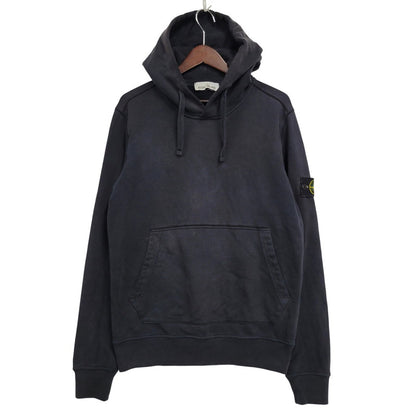 【現状渡し品】【メンズ】 STONE ISLAND ストーンアイランド 711562820 COTTON SWEAT PULLOVER HOODIE コットン スウェット プルオーバー フーディー トップス 長袖 141-260916-ya-05-izu サイズ：M カラー：ブラック 万代Net店