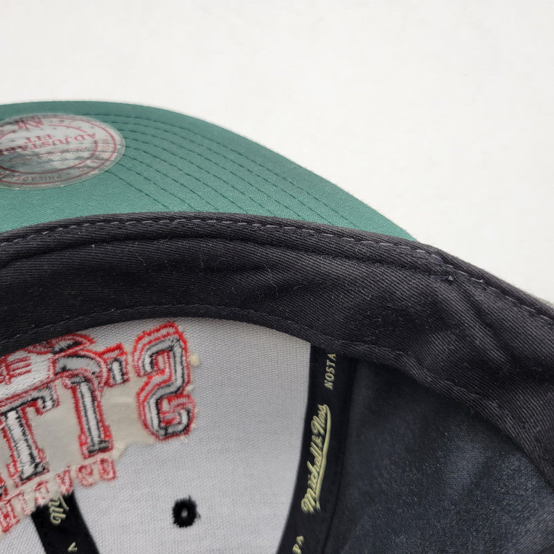 【中古品】【メンズ/レディース】 MITCHELL&NESS ミッチェル&ネス CHICAGO BULLS SNAPBACK CAP シカゴ ブルズ スナップバック キャップ 帽子 185-260920-as-16-izu サイズ：F カラー：グレー×ブラック 万代Net店