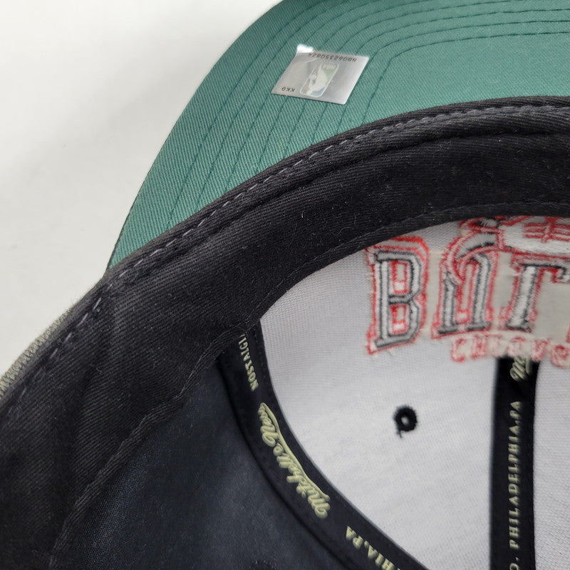 【中古品】【メンズ/レディース】 MITCHELL&NESS ミッチェル&ネス CHICAGO BULLS SNAPBACK CAP シカゴ ブルズ スナップバック キャップ 帽子 185-260920-as-16-izu サイズ：F カラー：グレー×ブラック 万代Net店