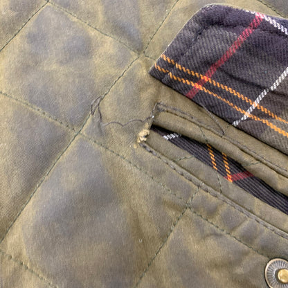 【現状渡し品】【メンズ】 BARBOUR バーブァー MWX0611OL71 15AW CHELSEA WAXED QUILTED JACKET チェルシー ワックスド キルティング ジャケット アウター 144-260915-cs-08-izu サイズ：XL カラー：カーキ 万代Net店