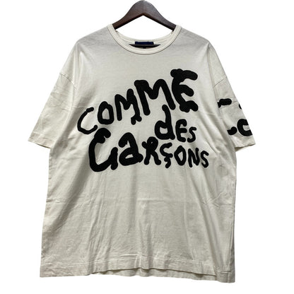 【中古品】【メンズ】 COMME DES GARCONS コムデギャルソン KK-T101 AD2023 青山店限定 ADAM PENDLETON MESSAGE SS TEE ショートスリーブ Tシャツ トップス 140-260917-kh-22-izu サイズ：S カラー：ホワイト 万代Net店
