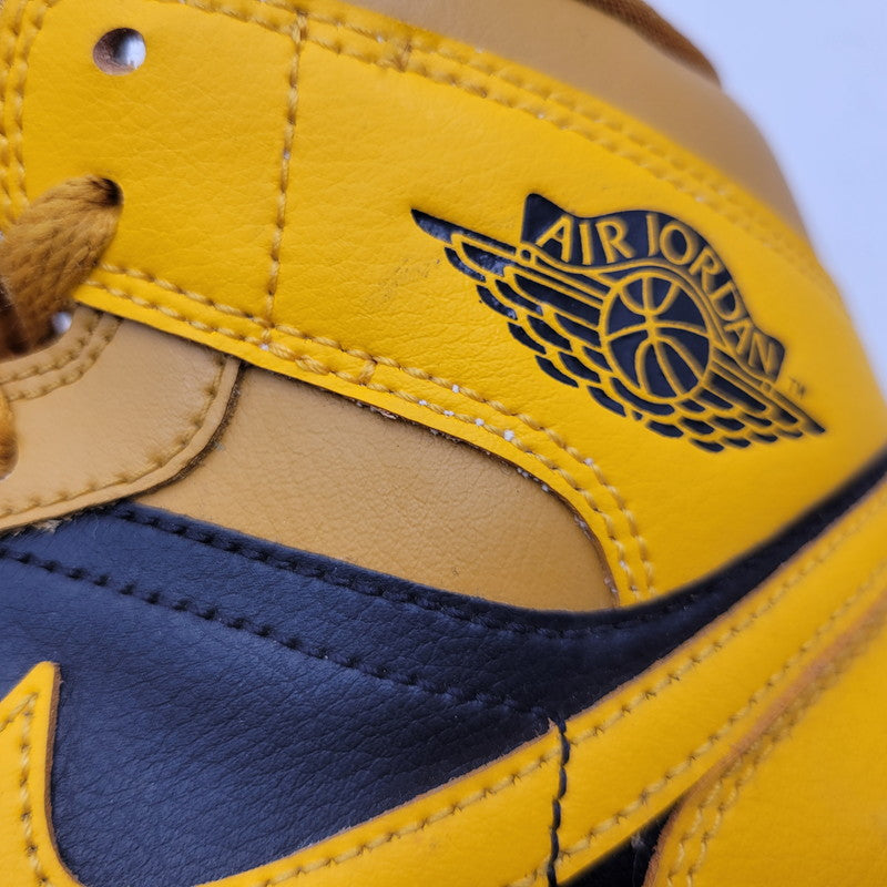 【中古品】【レディース】 NIKE ナイキ WMNS AIR JORDAN 1 MID BQ6472-700 ウィメンズ エア ジョーダン 1 ミッド スニーカー 靴 166-260921-as-23-izu サイズ：23.5cm カラー：UNIVERSITY GOLD/BLACK-WHITE 万代Net店