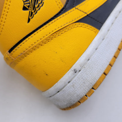 【中古品】【レディース】 NIKE ナイキ WMNS AIR JORDAN 1 MID BQ6472-700 ウィメンズ エア ジョーダン 1 ミッド スニーカー 靴 166-260921-as-23-izu サイズ：23.5cm カラー：UNIVERSITY GOLD/BLACK-WHITE 万代Net店