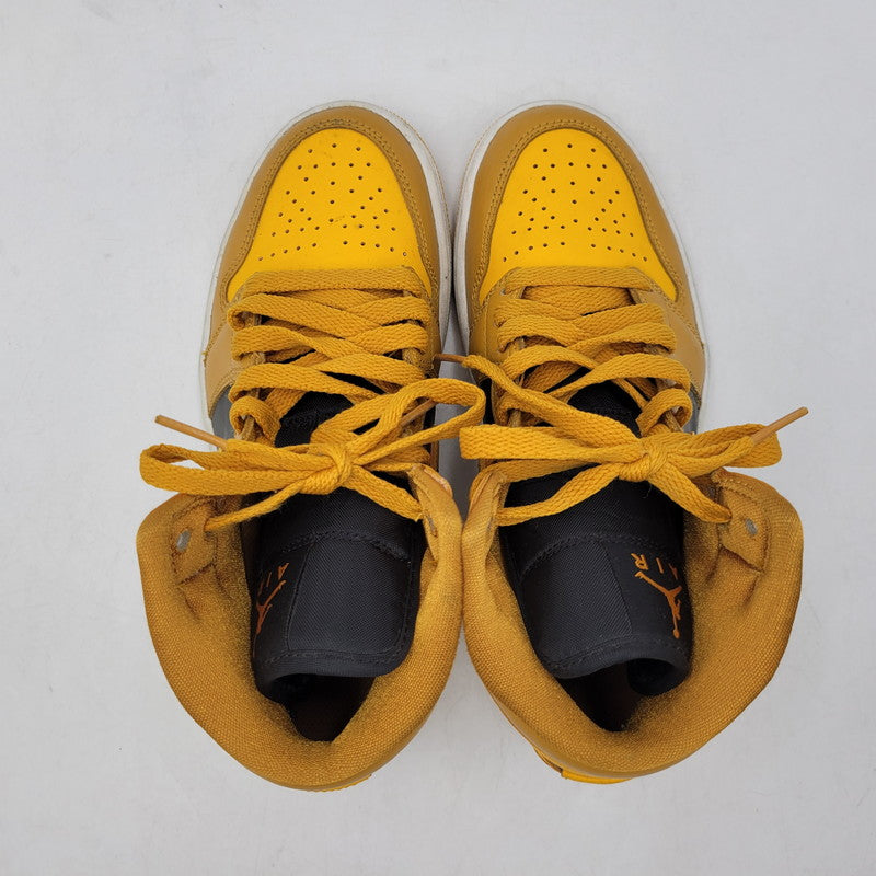 【中古品】【レディース】 NIKE ナイキ WMNS AIR JORDAN 1 MID BQ6472-700 ウィメンズ エア ジョーダン 1 ミッド スニーカー 靴 166-260921-as-23-izu サイズ：23.5cm カラー：UNIVERSITY GOLD/BLACK-WHITE 万代Net店