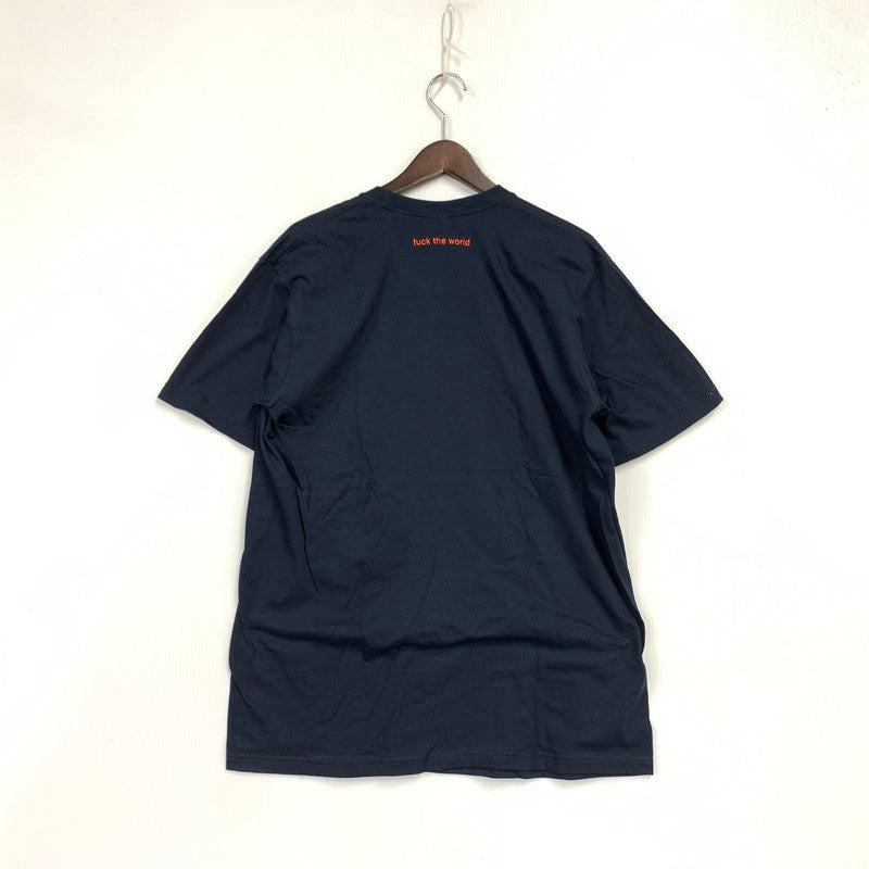【中古品】【メンズ】 SUPREME シュプリーム FUCK THE WORLD TEE ファック ザ ワールド Tシャツ トップス 半袖 149-260921-ya-01-izu サイズ：M カラー：ネイビー 万代Net店
