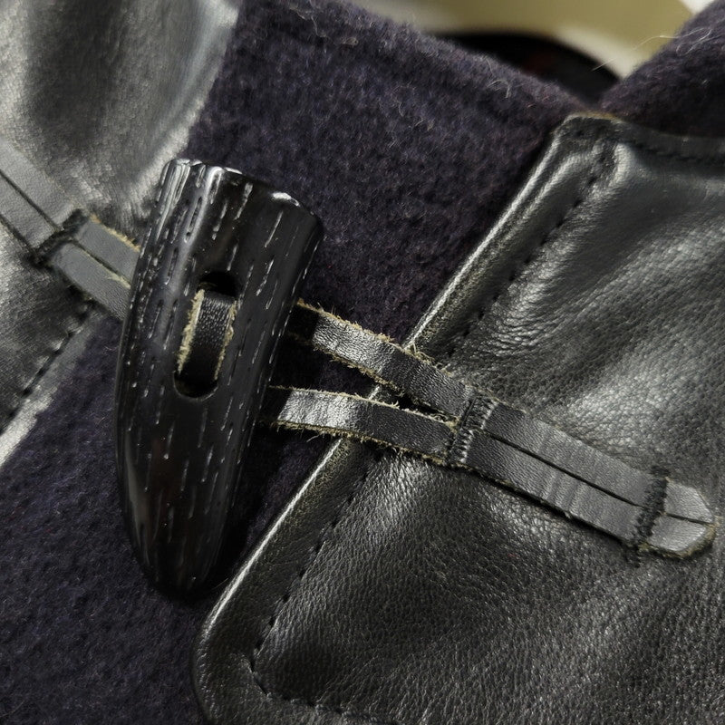 【現状渡し品】【メンズ】 JUNYA WATANABE COMME des GARCONS MAN ジュンヤワタナベコムデギャルソンマン×GLOVERALL グローバーオール WB-C006 ダッフルコート 140-261010-as-27-izu サイズ：S カラー：ネイビー 万代Net店