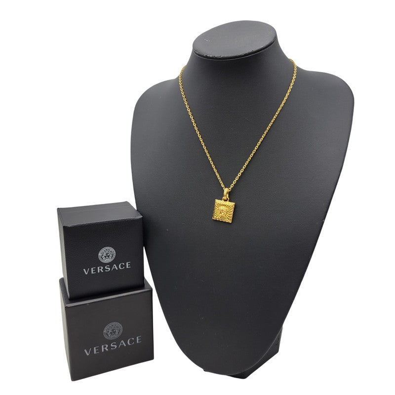 【中古品】【メンズ/レディース】 VERSACE ヴェルサーチ MEDUSA SQUARE NECKLACE メドゥーサ スクエア ネックレス アクセサリー 182-260927-yn-06-izu カラー：ゴールド 万代Net店