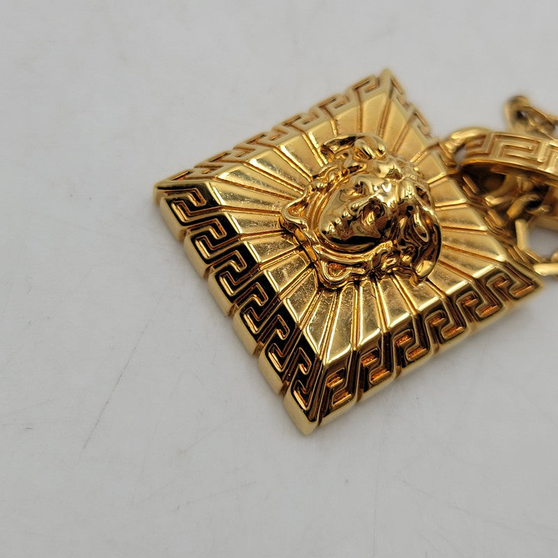 【中古品】【メンズ/レディース】 VERSACE ヴェルサーチ MEDUSA SQUARE NECKLACE メドゥーサ スクエア ネックレス アクセサリー 182-260927-yn-06-izu カラー：ゴールド 万代Net店