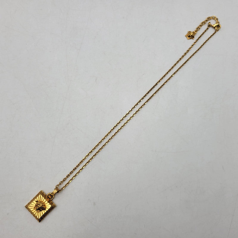 【中古品】【メンズ/レディース】 VERSACE ヴェルサーチ MEDUSA SQUARE NECKLACE メドゥーサ スクエア ネックレス アクセサリー 182-260927-yn-06-izu カラー：ゴールド 万代Net店