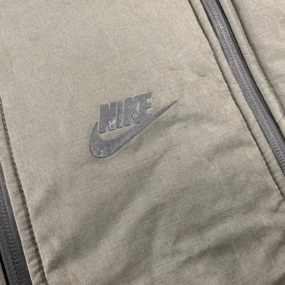 【中古品】【メンズ】 NIKE ナイキ 928886-001 TECH PACK SYN FILL JACKET テック パック シンセティック フィル ジャケット アウター 148-260923-cs-07-izu サイズ：L カラー：グレー系 万代Net店