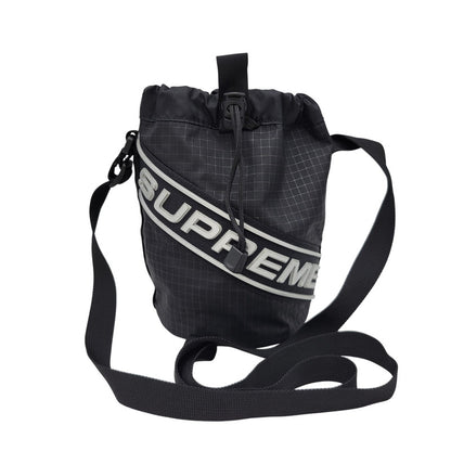 【中古品】【メンズ/レディース】 SUPREME シュプリーム 23AW SMALL CINCH POUCH スモール シンチ ポーチ カバン 鞄 188-260924-cs-12-izu カラー：ブラック 万代Net店